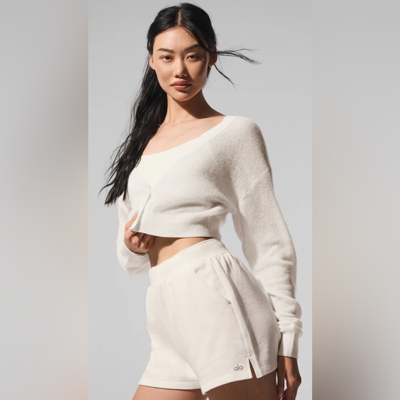 ALO Yoga Sheer Cashmere Cropped Cardigan Sweater Women’s Small Ivory Brand New - Picture 1 of 5